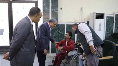 محافظ المنيا يوجه بتوفير الدعم لعدد من الحالات المستحقة بمركز ملوي 