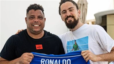 أفضل اختراع في تاريخ البشرية.. مشجع بريطاني يبدي إعجابه الشديد بالشطافة خلال وجوده بكأس العالم