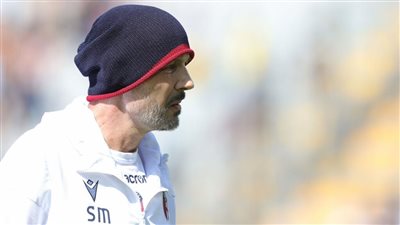 وفاة سينيسا ميهالوفيتش مدرب بولونيا السابق بعد صراع مع المرض