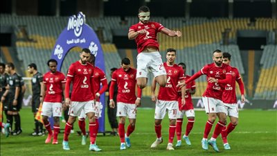 بسبب تراكم الإنذارات.. غياب نجم الأهلي عن لقاء فاركو في الدوري الممتاز