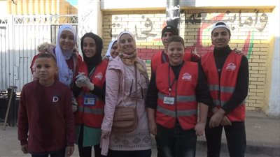 كلنا واحد.. مبادرة شبابية بالبدرشين لعزل أعمدة الإنارة وحماية الأطفال من الماس الكهربائي