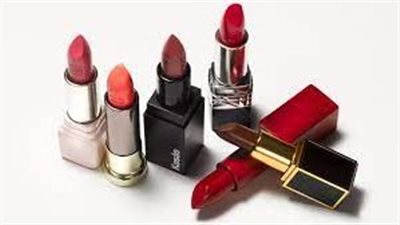 مستخلص من التوت البري.. باحثون يصنعون أحمر شفاه مضادة لـ الفيروسات 