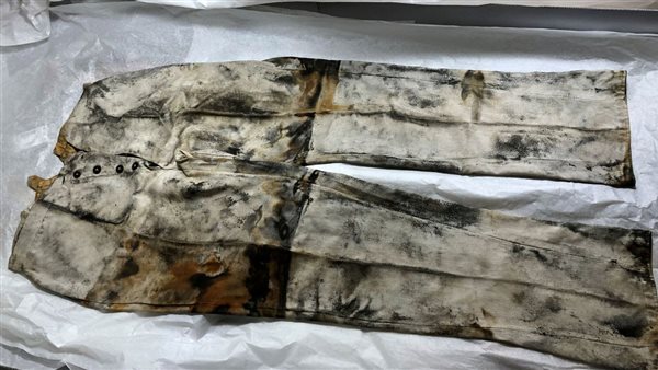 البنطلون الذي يتجاوز