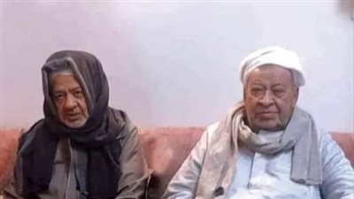 بالعمامة والجلباب.. صورة تجمع شيخ الأزهر وأخيه الشيخ محمد الطيب بالأقصر