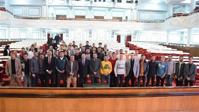 رئيس جامعة بني سويف يلتقي برؤساء الاتحادات الطلابية ويوجه بتقديم الدعم للطلاب