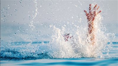 كانوا بيغسلوا المواعين.. مصرع شقيقتين غرقًا في مياه النيل بأسيوط | بث مباشر