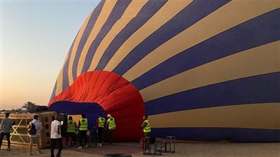 إلغاء نصف رحلات البالون الطائر اليوم بالأقصر بسبب انخفاض الرؤية