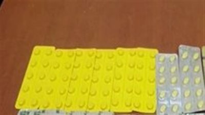 القبض على 3 أجانب بحوزتهم أموال ومخدرات أثناء مغادرة مطار القاهرة |صور