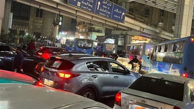 شلل مروري.. تكدس في شوارع وميادين القاهرة والجيزة | صور
