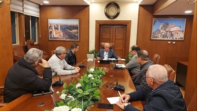 محافظ بورسعيد يبحث استعدادات الاحتفال بالعيد القومي