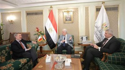 وزير التعليم العالي يبحث آليات التعاون التكنولوجي مع إيطاليا