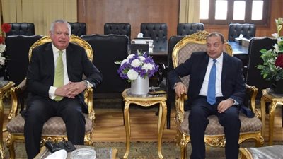 رئيس جامعة بني سويف يستقبل وزير الخارجية الأسبق 
