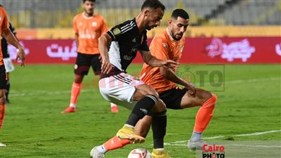 نتيجة مباراة الأهلي وفاركو.. التعادل الإيجابي يحسم الشوط الأول