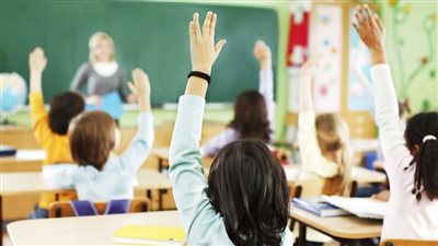 مدرسة دولية تجبر الموظفين على الاستقالة دون إعطائهم مستحقاتهم المالية بعد حبسهم في الحوش| خاص