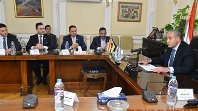  وزير التموين: سعر توريد طن قصب السكر 1100 جنيه