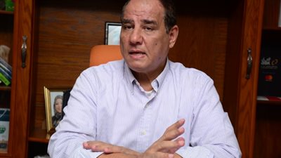 ثروت الزيني: صناعة الدواجن المصرية كنز تصديري غير مستغل.. وهذه العقبات تواجهنا