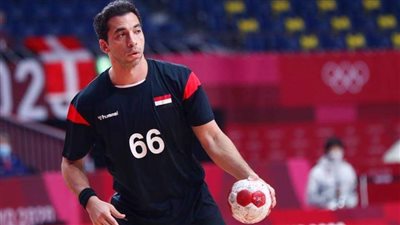 حقيقة عودة أحمد الأحمر من الاعتزال الدولي والمشاركة مع المنتخب