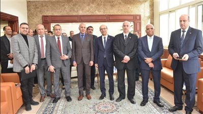 وفد من التعليم العالي يتفقد جامعة أسيوط الأهلية لمتابعة سير العملية التعليمية