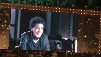 أبرزهم إلهام شاهين وليلى علوي.. نجوم الفن في حفل الكينج محمد منير بالأهرامات