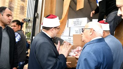 وزير الأوقاف ومحافظ بورسعيد يشهدان توزيع 2 طن لحوم على المستحقين ضمن مبادرة حق الوطن
