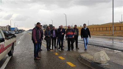 محافظ الجيزة يتابع عمليات شفط مياه الأمطار ونشر المعدات لتسهيل حركة المرور