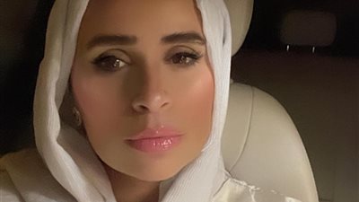 مصممة أزياء مصرية تتبرع بـ 10% من مبيعات منتجاتها لـ مستشفى 57357