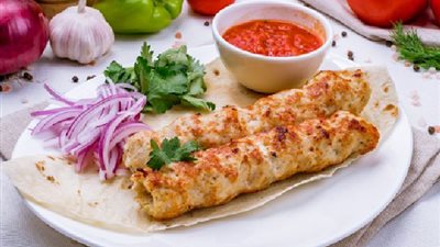 كفتة الفراخ فاطمة أبو حاتي.. اكلة اقتصادية بعد ارتفاع الدواجن 