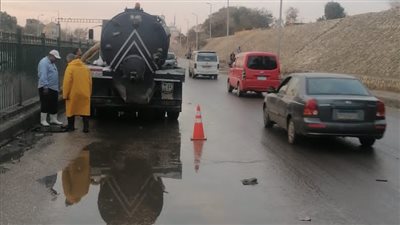 رئيس القابضة للمياه يتابع جهود التعامل مع تجمعات الأمطار بالمحافظات