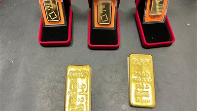 ضبط راكبة حاولت تهريب 5 سبائك ذهبية بمطار القاهرة