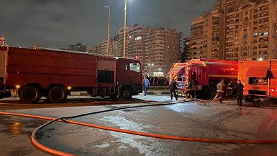 لجنة من هندسة القاهرة لفحص آثار حريق كوبري النادي الأهلي بمدينة نصر 