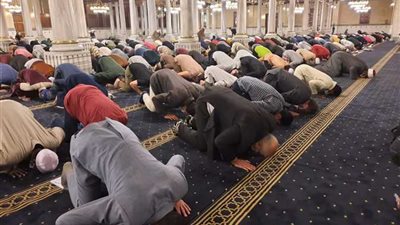 أَخرج من بيتي مسافرا قبل الفجر ولا أصل لمكان العمل إلا بعد طلوع الشمس فما الحكم؟.. دار الإفتاء توضح