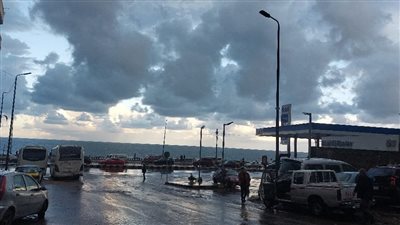 أمطار غزيرة تضرب مناطق غرب الإسكندرية والصغرى تسجل 14