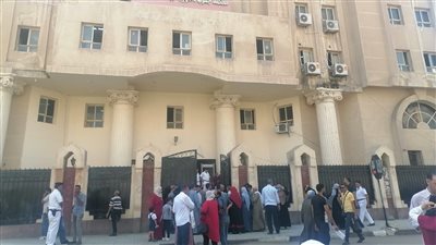 تشديدات أمنية استعدادًا لخامس جلسات محاكمة رئيس جامعة دمنهور بتهمة الرشوة