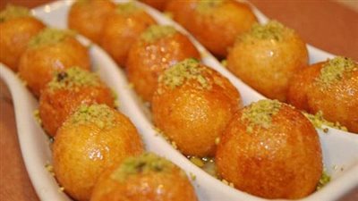 طريقة عمل الزلابية بالخميرة الفورية.. رائعة ولذيذة ومقرمشة