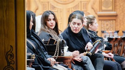 عمرو يوسف وكندة علوش يواسيان جومانا مراد في عزاء والدها بمسجد الشرطة | صور