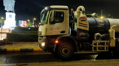 رئيس جهاز 6 أكتوبر: عودة الحياة لطبيعتها بعد الدفع بسيارات سحب مياه الأمطار من الشوارع الرئيسية