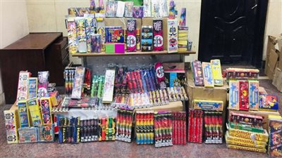 1.1 مليون صاروخ.. القبض على تاجر ألعاب نارية بالقاهرة 