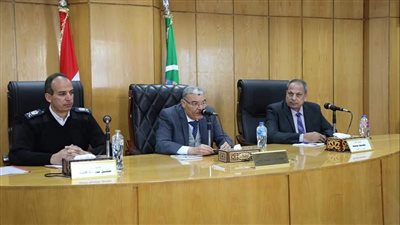 محافظ المنيا يوجه بوضع أسعار عادلة على المنتجات ويحذر من استغلال المواطنين
