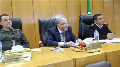 محافظ المنيا يوجه برفع درجة الاستعدادات للاحتفال برأس السنة وعيد الميلاد المجيد 