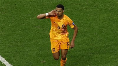 الاتحاد الهولندي يستبعد 5 لاعبين من معسكر المنتخب للإصابة بعدوى فيروسية