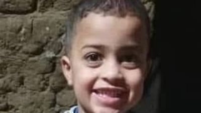 قضية طفل برميل المش.. وصول أسرتى المتهمة والطفل القتيل إلى المحكمة لحضور ثاني الجلسات