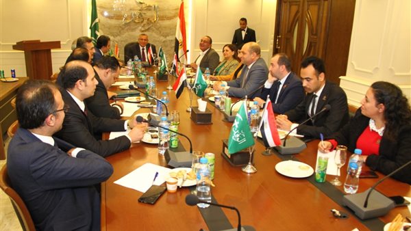 جانب من الجلسة الحوارية