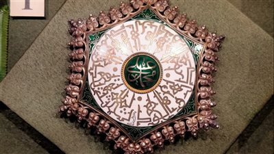 متحف المركبات الملكية ينظم معرضًا بعنوان جواهر وحروف عربية | صور