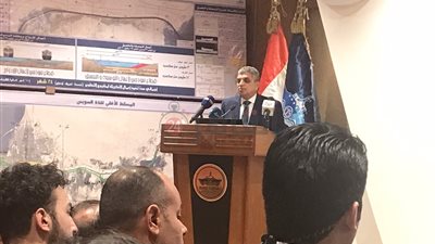 بحضور وزيرة الهجرة.. أسامة ربيع يستعرض معلومات حول قناة السويس لوفد الطلاب المصريين بكندا