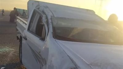 تفاصيل إصابة 16 عاملًا في انقلاب سيارة نقل بالإسماعيلية | بث مباشر 