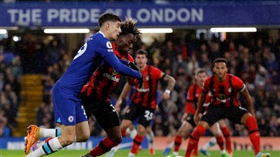 تشيلسي يعود إلى نغمة الانتصارات بثنائية في بورنموث بالدوري الإنجليزي