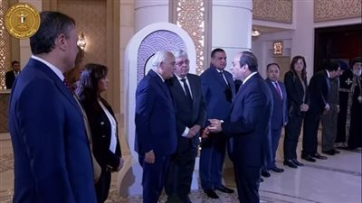 قادرون باختلاف.. حوار سريع بين الرئيس السيسي ووزير التعليم