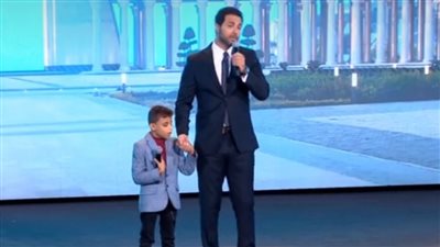 كريم فهمي يشارك في احتفالية قادرون باختلاف أمام الرئيس لأول مرة: ربنا يخليك لينا ولأطفال مصر