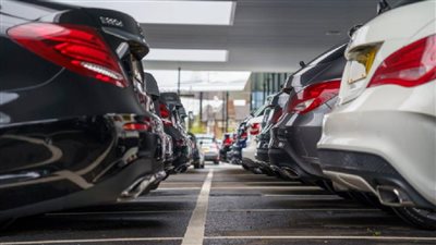 إلغاء وديعة الـ 3 أشهر.. الجمارك: بدء تطبيق التيسيرات الجديدة لاستيراد سيارات المصريين بالخارج | فيديو