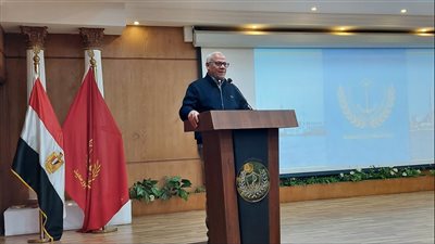 محافظ بورسعيد يستعرض تقريرا حول مستجدات العمل في منظومة شكاوى المواطنين 